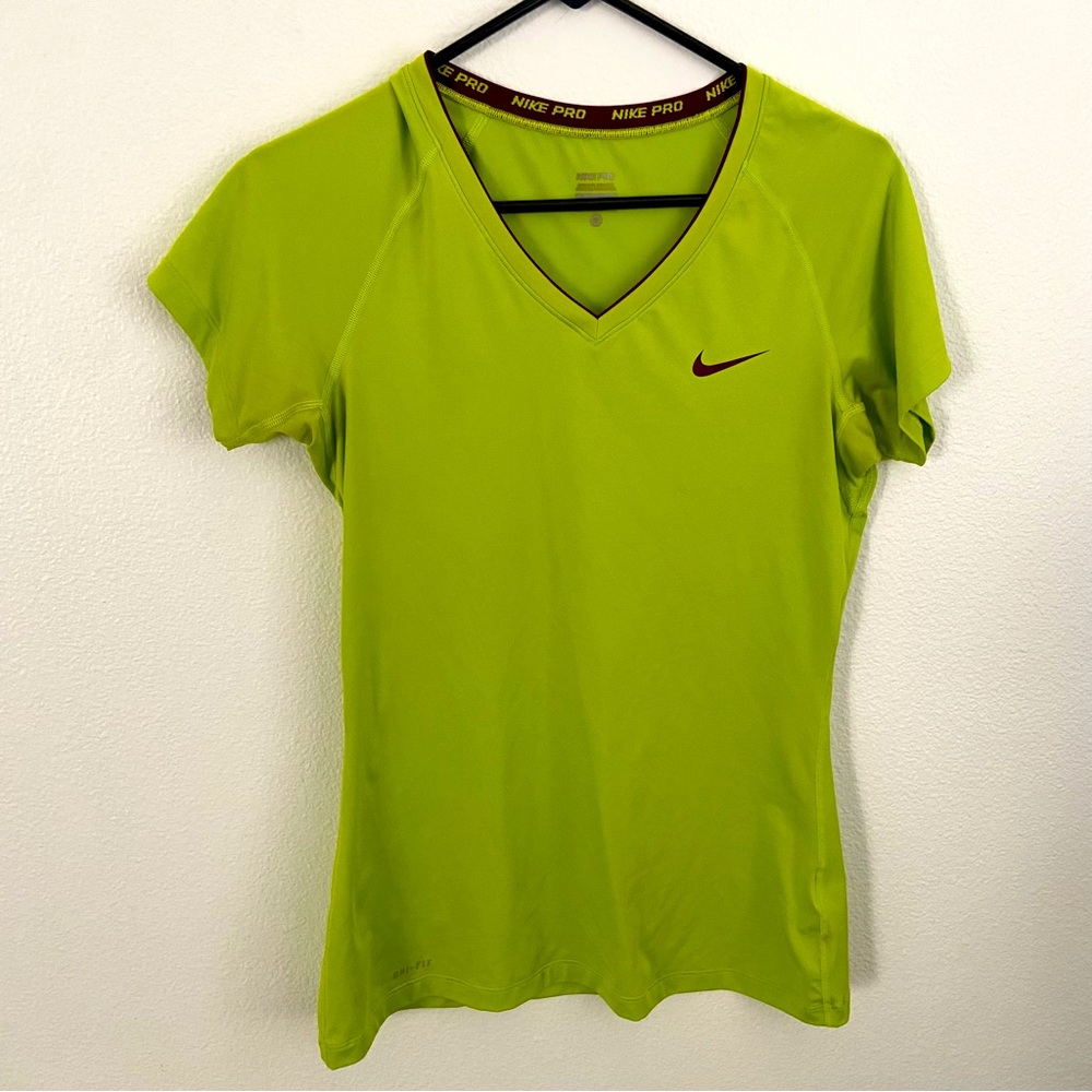 Nike Dri-Fit Chartreuse Green Short Sleeve V-Neck Shirt Size Medium